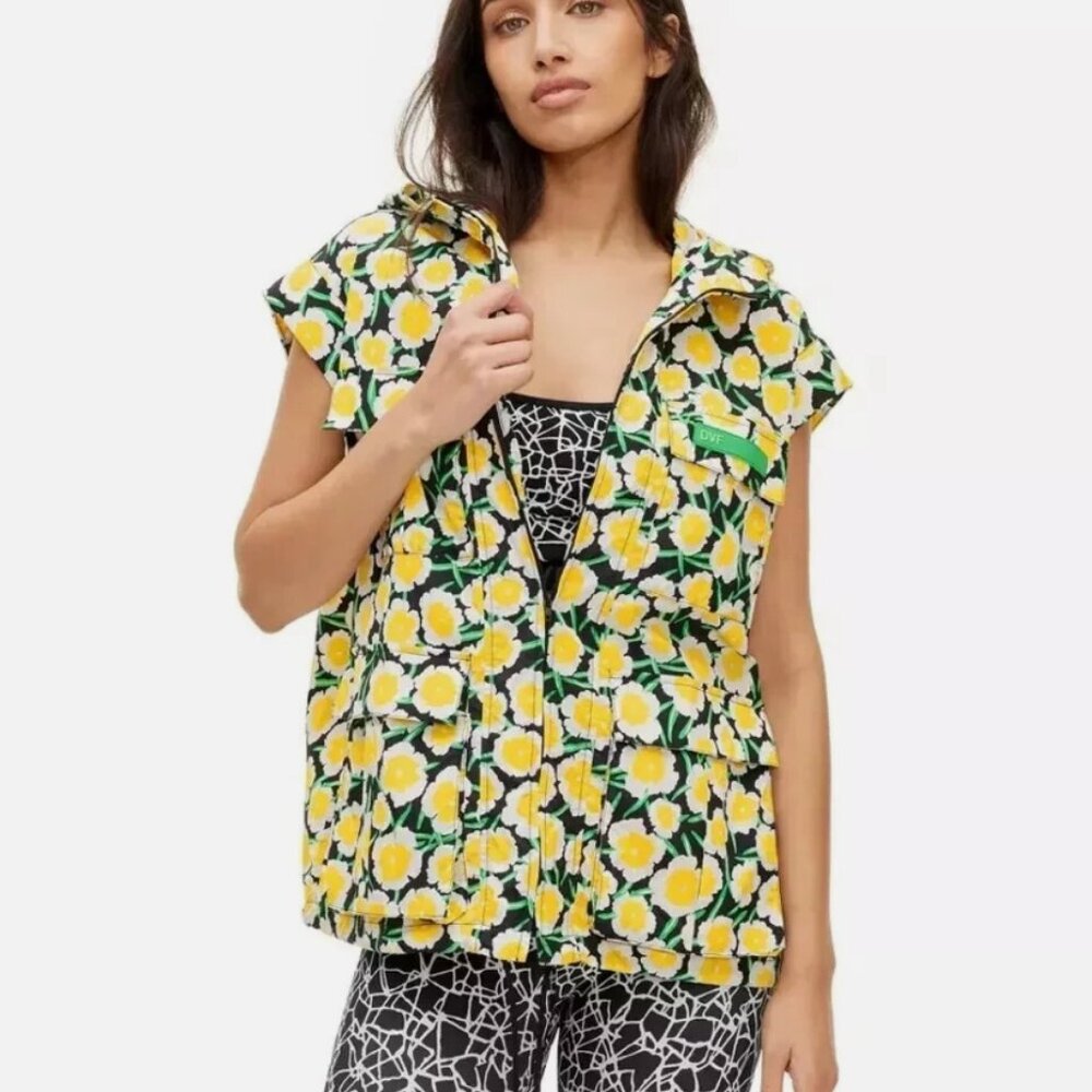 NWT Diane Von Furstenberg x Target Dvf Packable Nylon Poppy Vest - size M